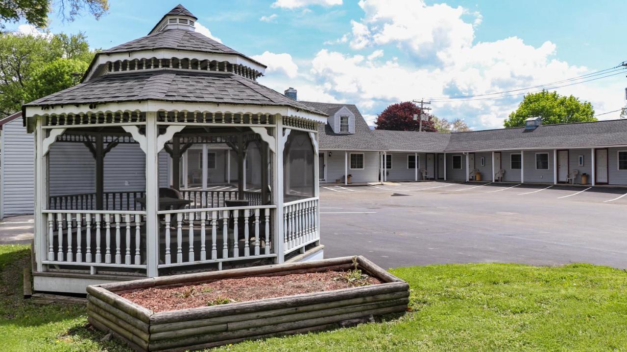 Seneca Clipper Inn Watkins Glen Exterior photo