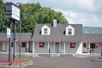 Seneca Clipper Inn Watkins Glen Exterior photo